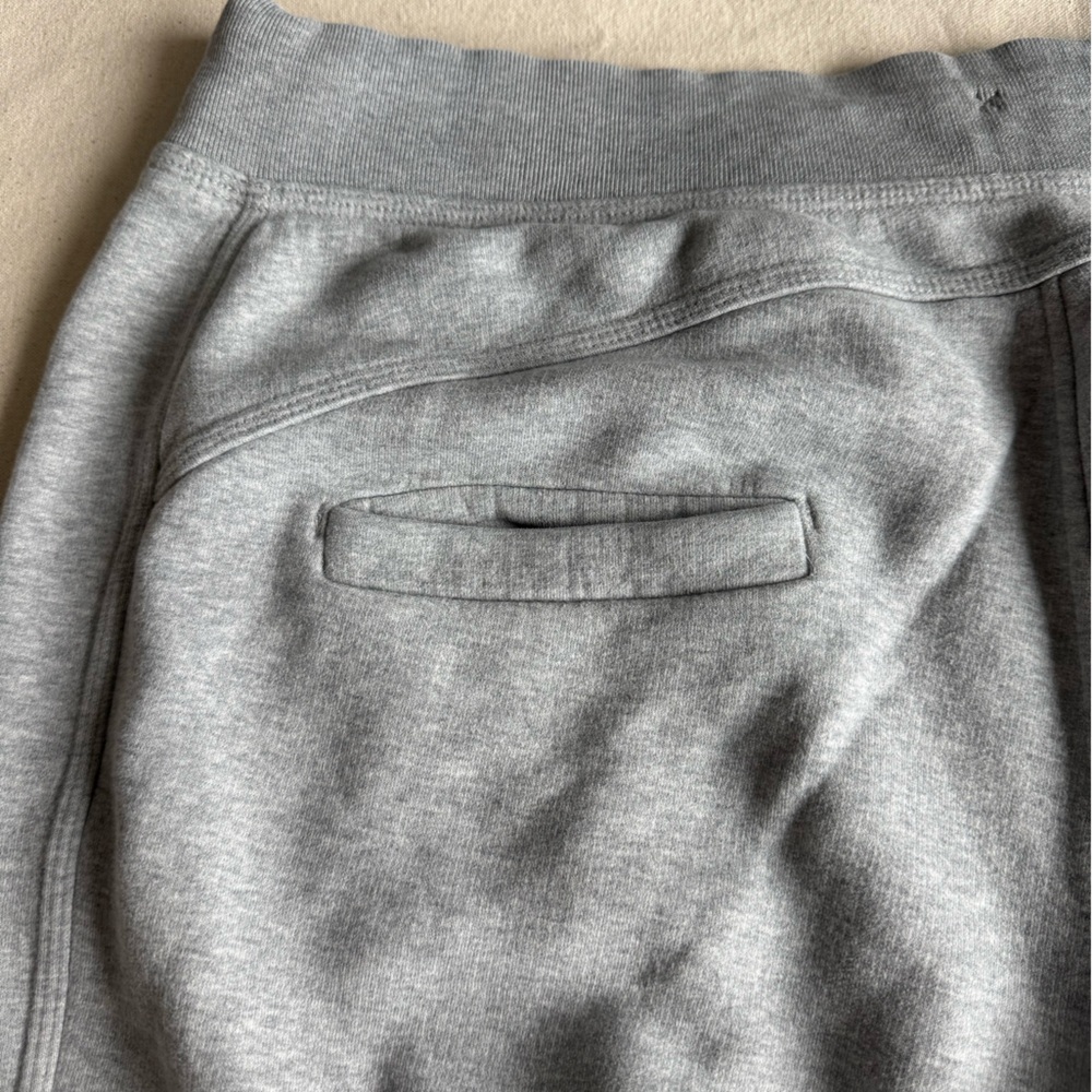 Lululemon men’s winter Fleece Sweatpants - Picture 5 of 6